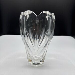 MARQUIS WATERFORD 6 1/2” SWEET MEMORIES CRYSTAL VASE SCALLOPED TOP & Cut HEARTS